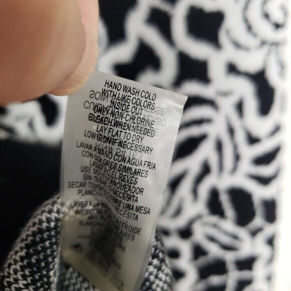 Karl Lagerfeld Floral Cardigan 3/4 Sleeves Knit Sweater Womens Size Medium - Picture 7 of 13